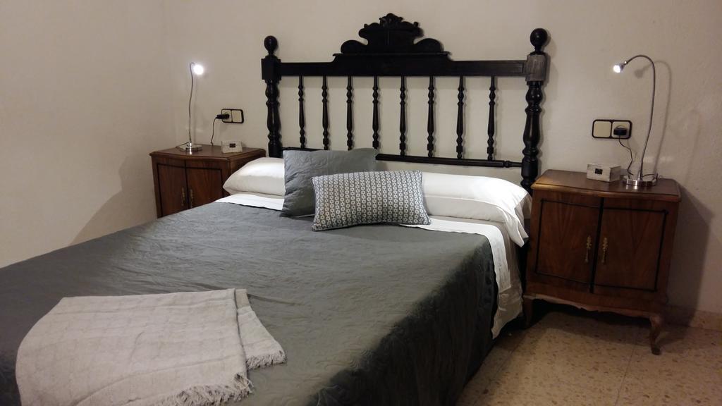 Bruguera Hostal Moline מראה חיצוני תמונה