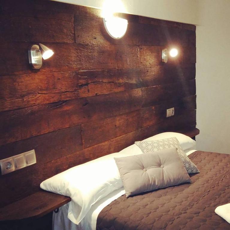 Bruguera Hostal Moline מראה חיצוני תמונה